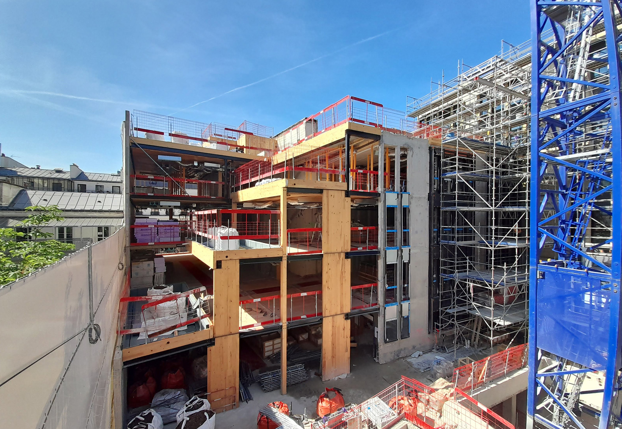 Google Paris Hub IA — Escaliers monumentaux de liaison